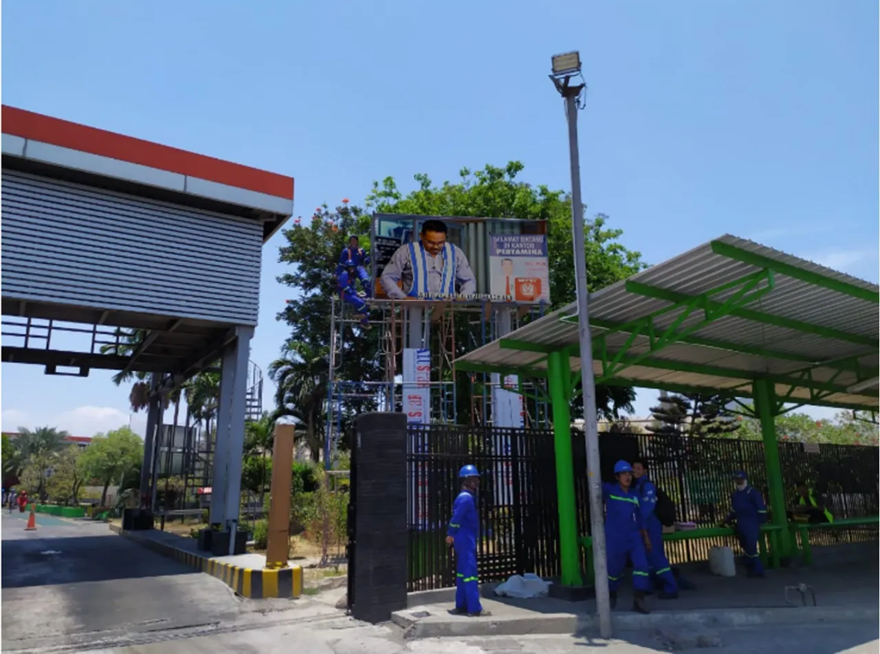 Perangkat CCTV untuk pemantauan fasilitas dan area operasional