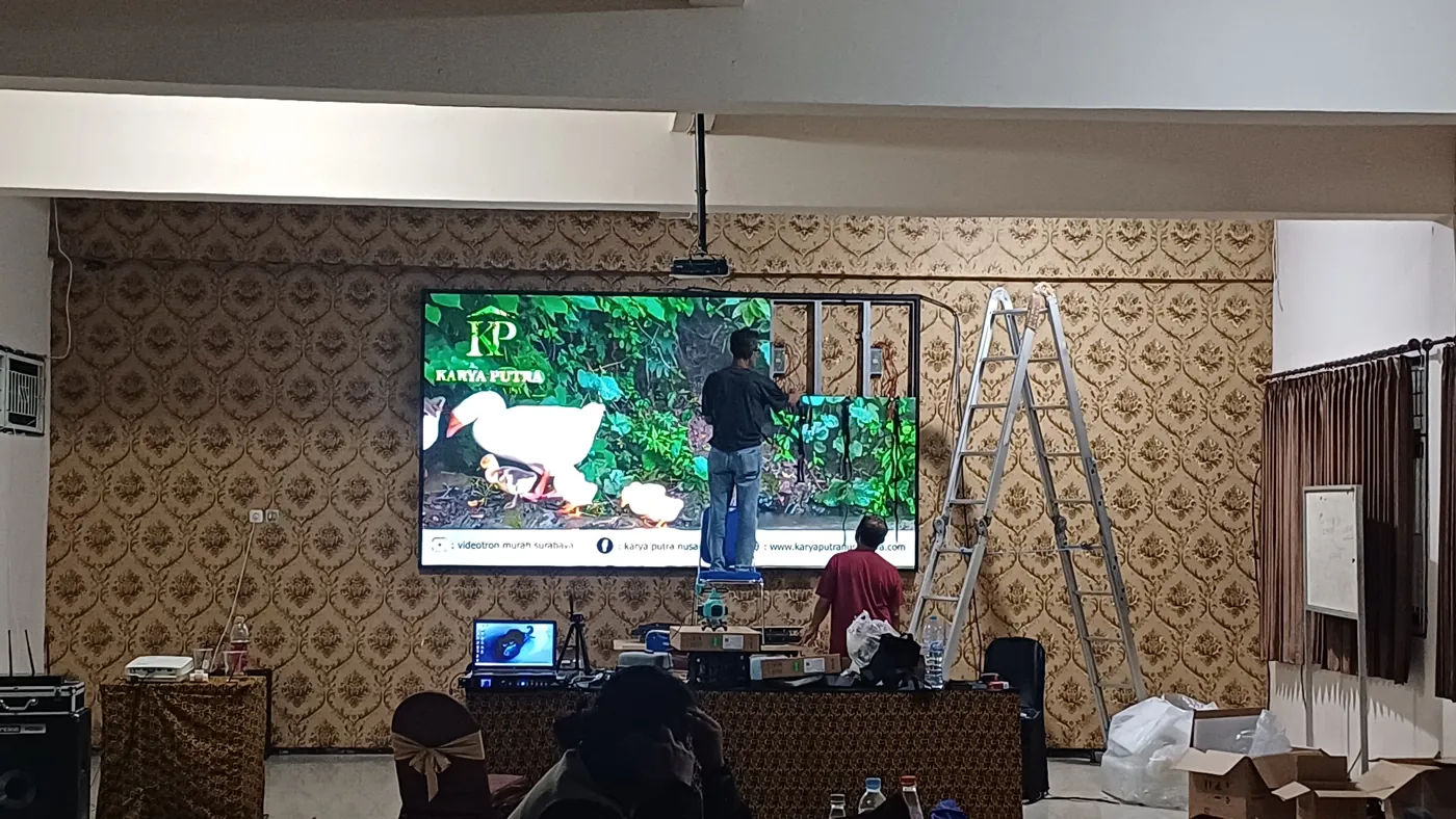 Interactive display untuk presentasi dan kolaborasi